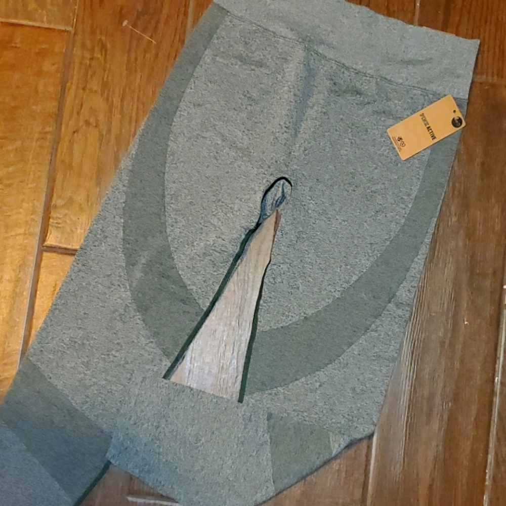 NWT VS PINK SEAMLESS LEGGINGS